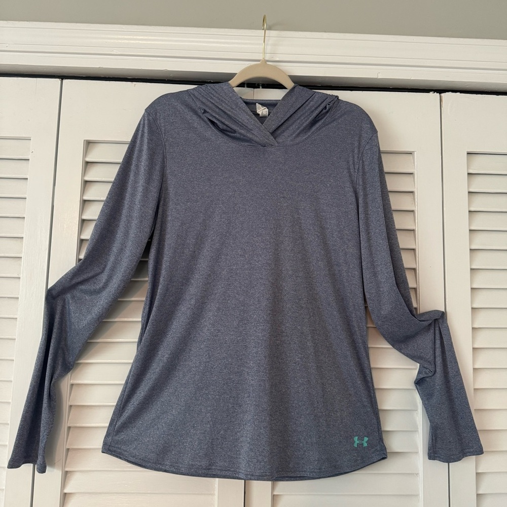 Under Armour - Heat Gear - Semi-Fitted - Women’s light weight hoodie - Large